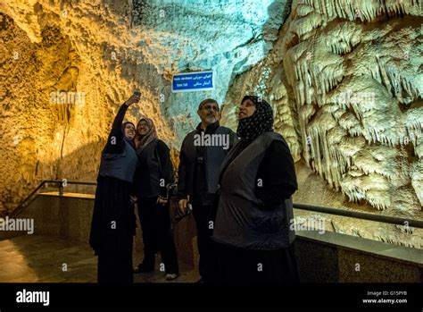 De Ali Sadr-grotten: Een spectaculaire ondergrondse wereld vol magie en mysterie!