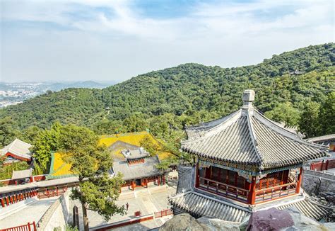  Het Xiangshan Park: Een Oase van Rust en Verwondering op de Hegang Heuvels!