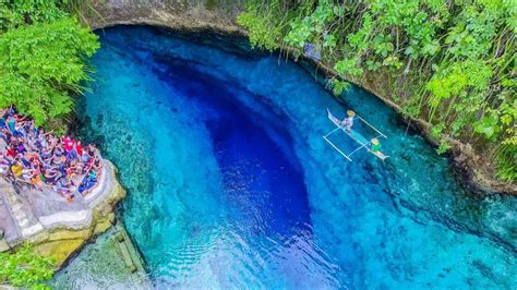 De Enchanted River: Een Magisch Waterparadijs met Kristalheldere Waters!