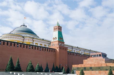  De Mausoleum van Lenin: Een Ontroerende Reis Door de Geschiedenis en een Verrassing voor Kunstliefhebbers