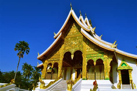 De Shangra Lao Tempel: Een mystieke oase van kalmte en een eerbetoon aan de geschiedenis!