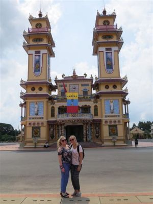  Het Cao Dai Heiligtum: Een kleurrijke tempel vol filosofische wonderen!